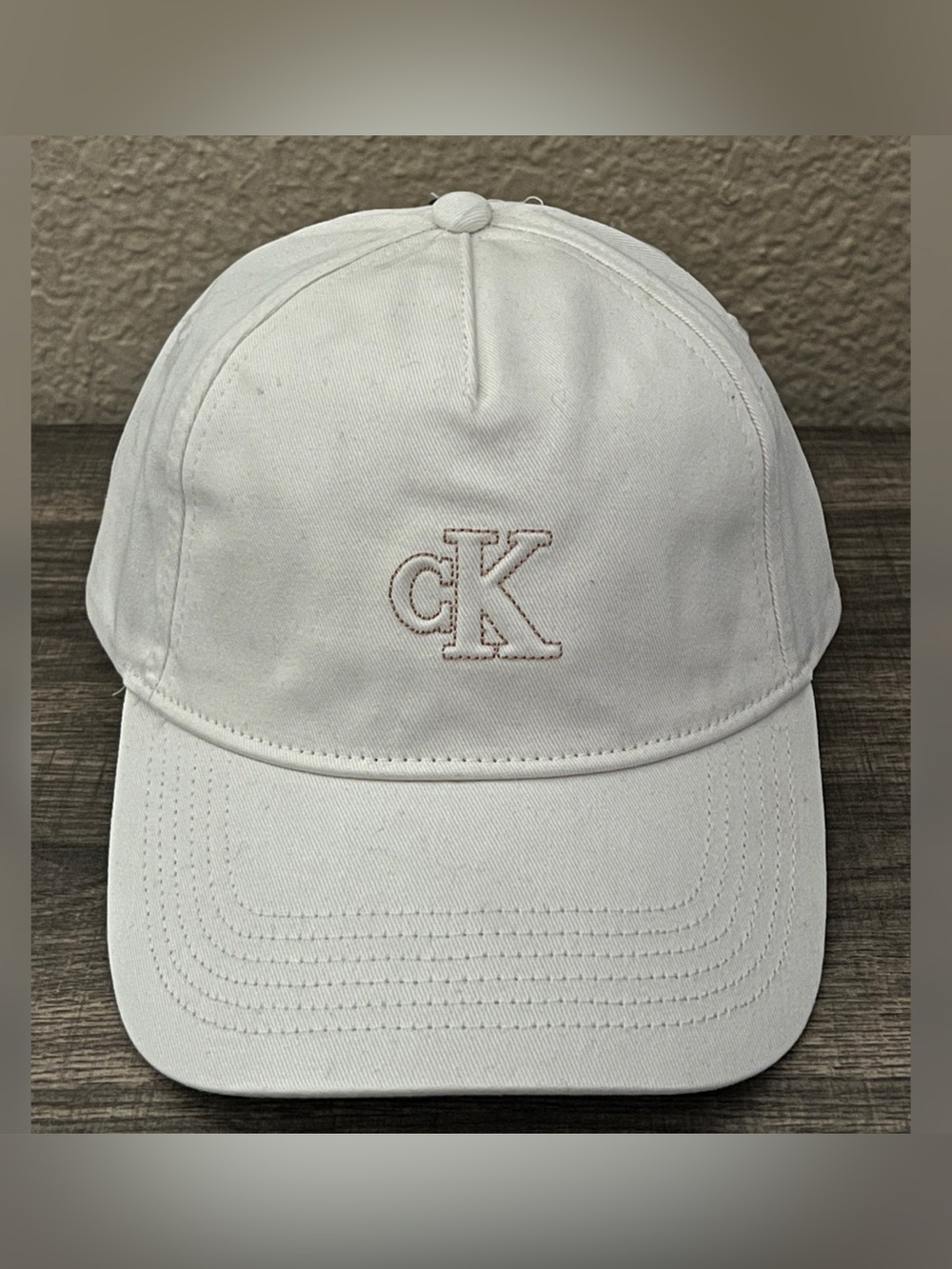 Calvin Klein Monogram Shine Embroidery Moire Cap White Color